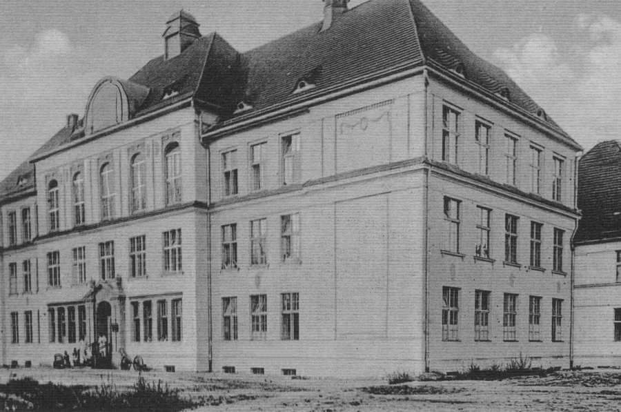 widok szkoły w 1920
